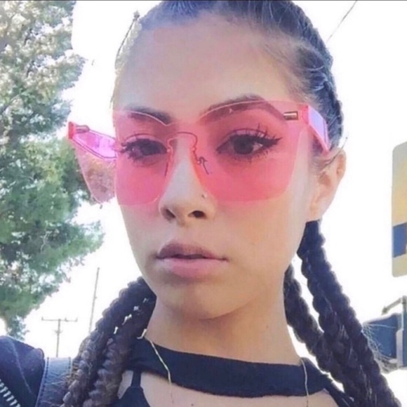 TRENDY PINK SUNGLASSES - Picture 3 of 6